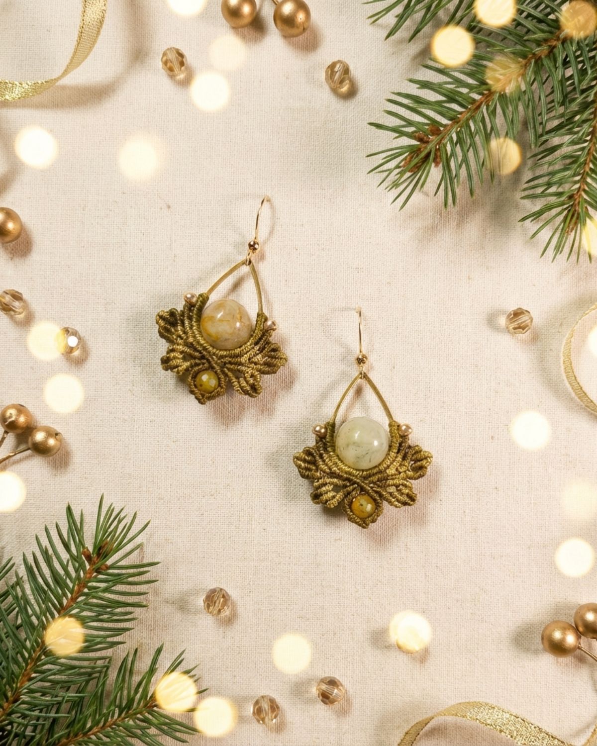 Zöld-arany Nyx fülbevaló prehnittel