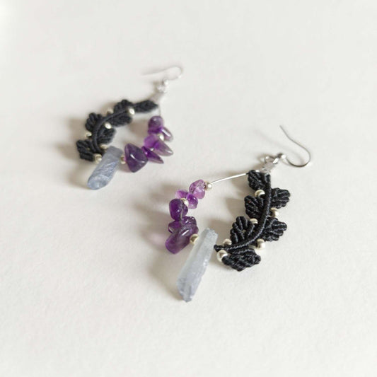 Fekete Nympha Fülbevaló Aurakvarccal