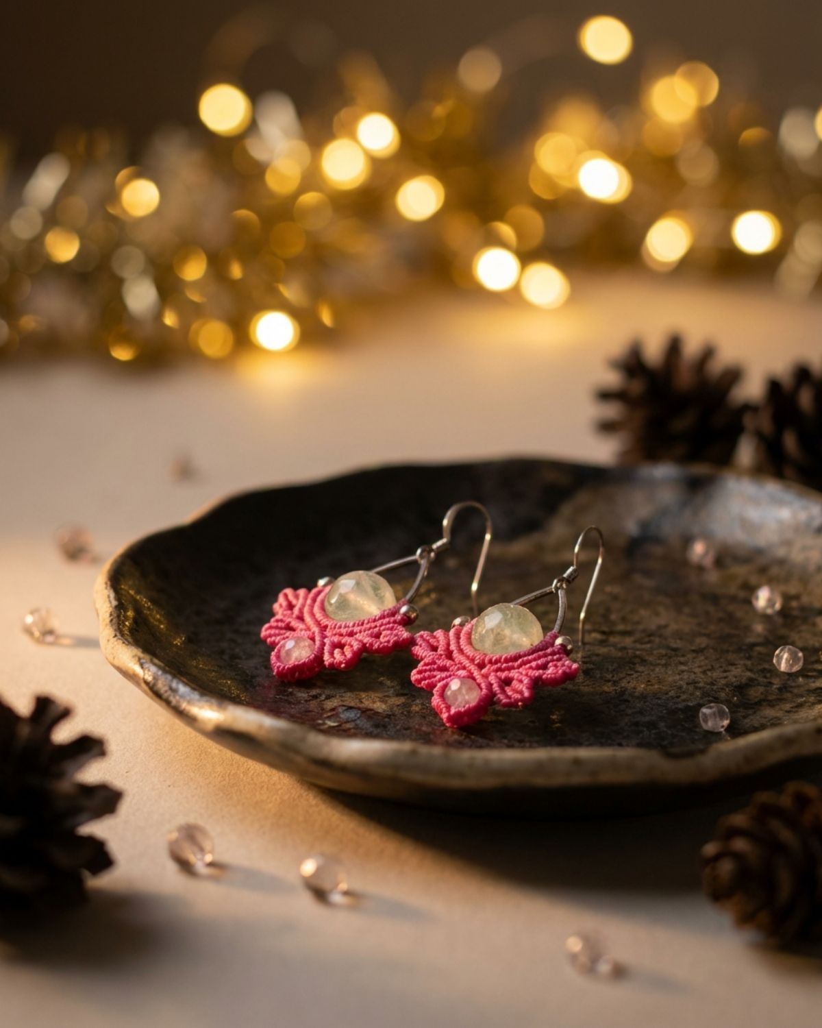 Magenta Nyx fülbevaló fluorittal