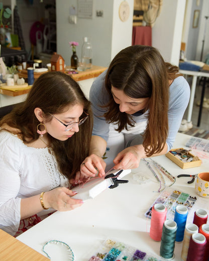 🍂 Őszi ékszerkészítő workshop – Kreatív barátnős program Budapesten