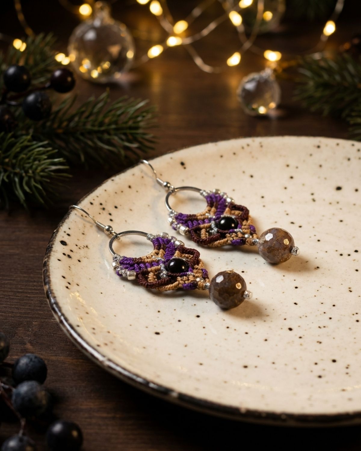 Barnás lila Aphrodite fülbevaló óceán jáspissal és ónixszal