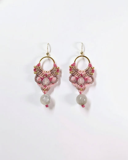 Világos rózsaszín Aphrodite fülbevaló labradorittal és rózsakvarccal