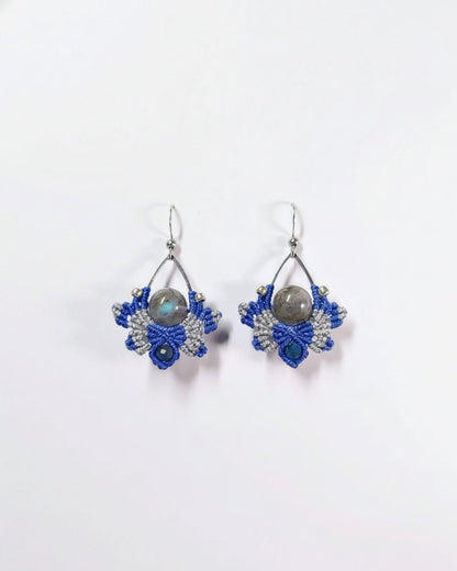 Ezüst-kék Nyx fülbevaló labradorittal és acháttal