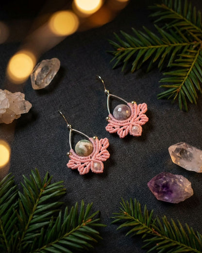 Világos rózsaszín Nyx fülbevaló acháttal